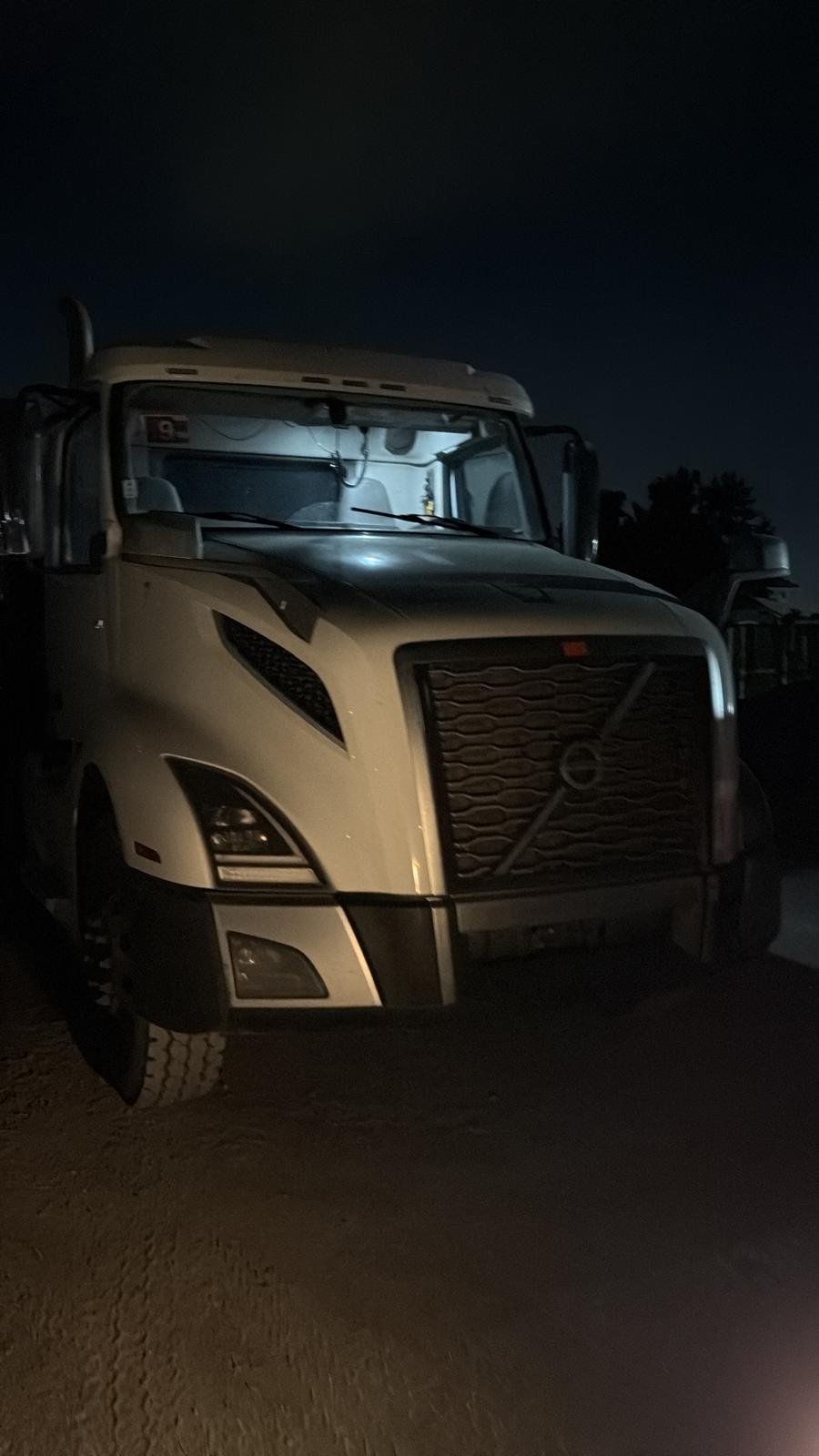 SacRoyal truck working at night